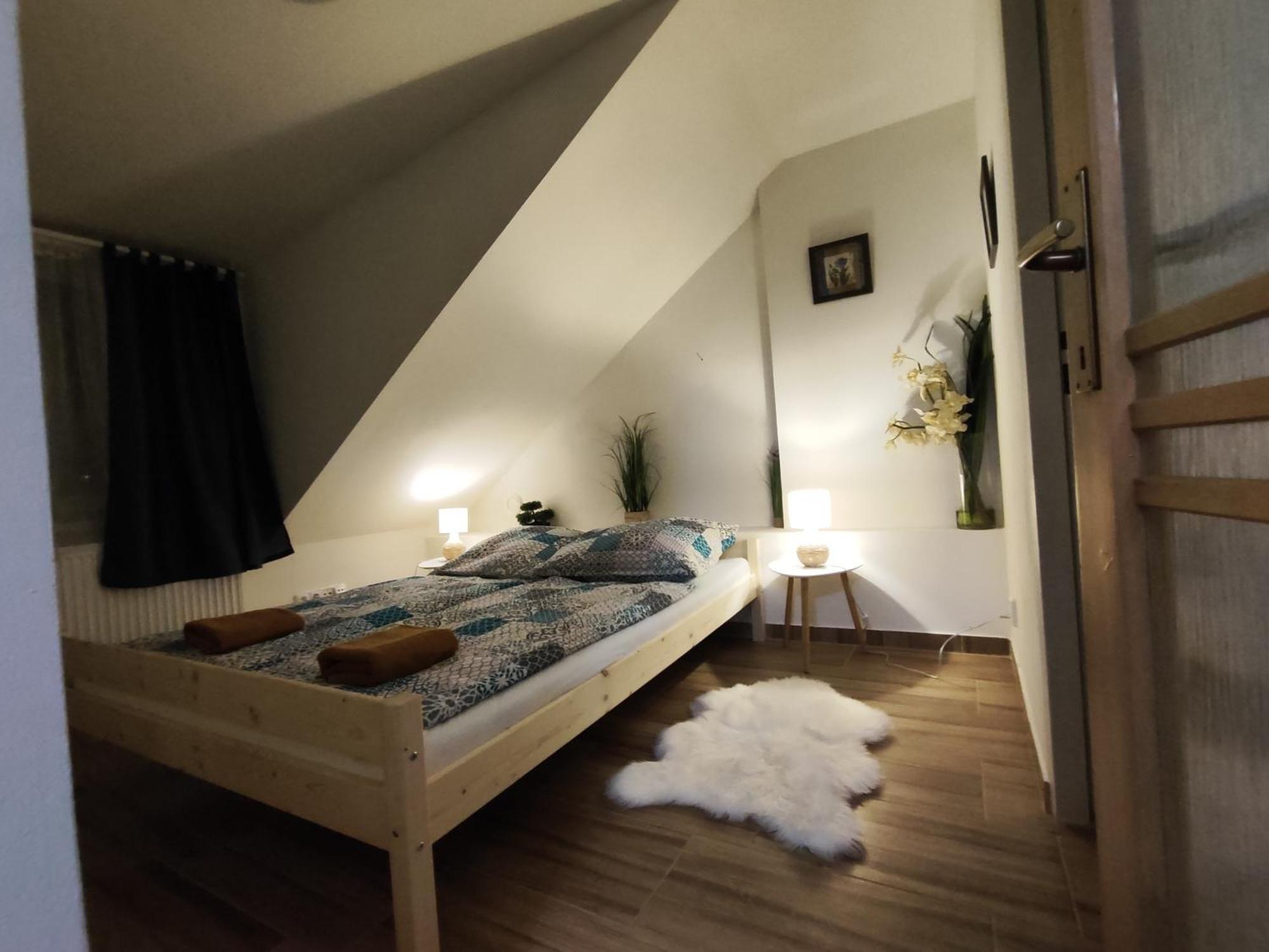 Kralovak Apartment Králŭv Dvŭr Bagian luar foto