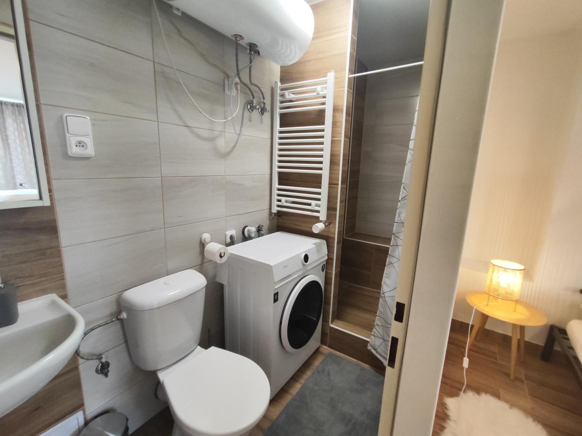 Kralovak Apartment Králŭv Dvŭr Bagian luar foto